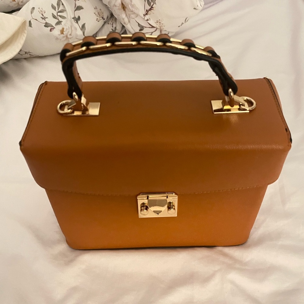 Box Purse - Picture 2 of 6